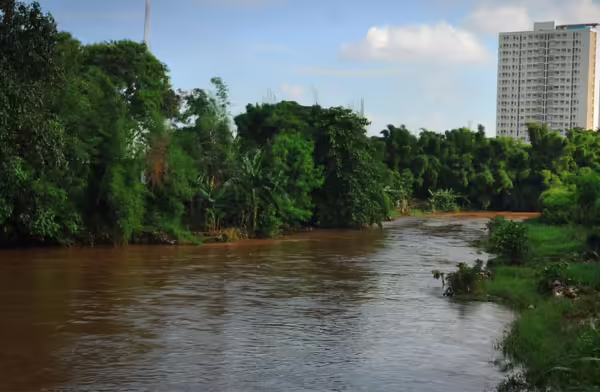Kisah Babeh Idin Penjaga Kali Pesanggrahan Kisah Babeh Idin Penjaga Kali Pesanggrahan